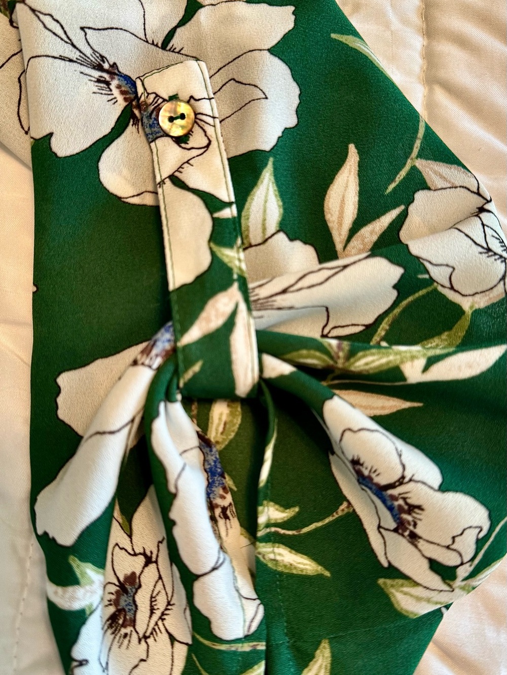 Daniel Rainn Green Floral V-Neck Blouse - Picture 4 of 5